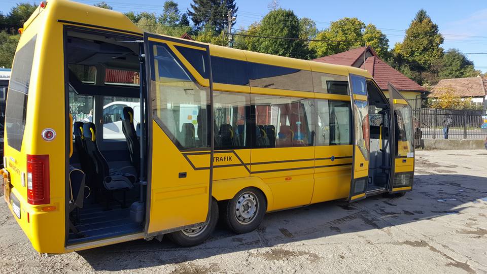 Două autobuze și un microbuz pentru S.C. Servicii Săcelene S.R.L.