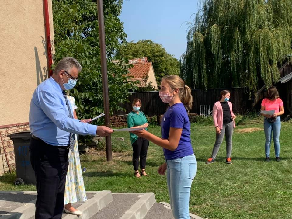 Premierea elevilor cu rezultatele foarte bune