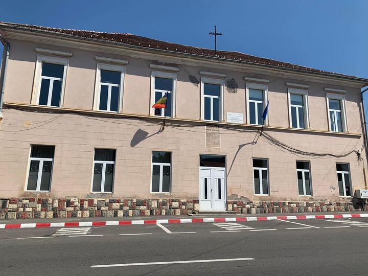 Semnarea contractului pentru începerea lucrărilor de modernizare la Grădinița nr 4