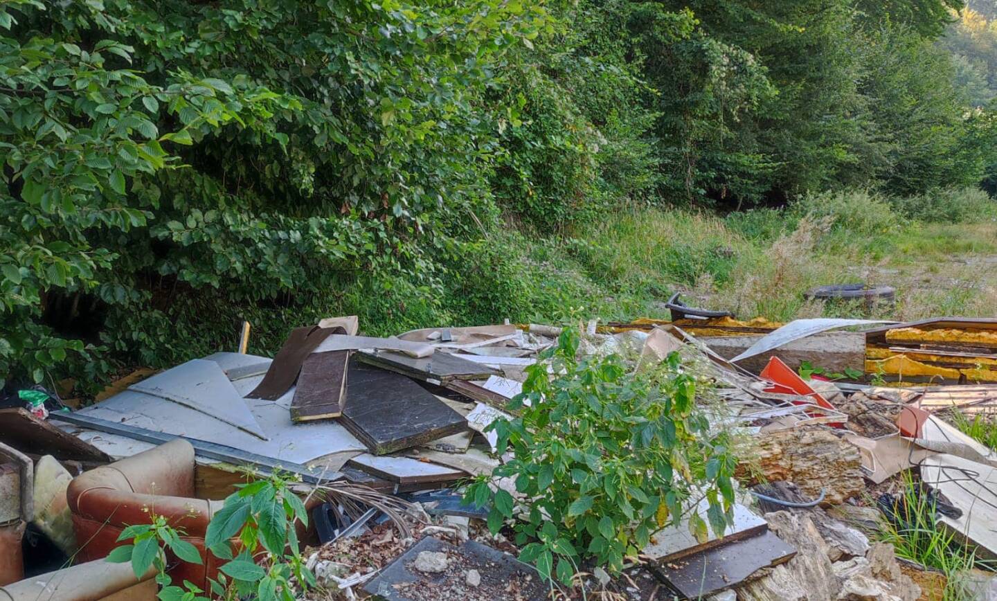 Acțiune de ecologizare în zona Dâmbul Morii